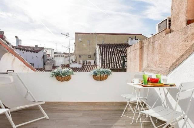 Ático duplex con terraza en puro centro, 2 a 8 pax Madri Exterior foto